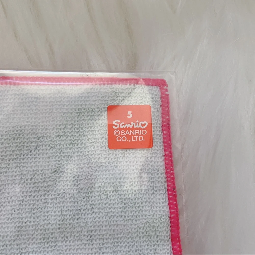 New. Hello Kitty mini towel Sanrio Japan 2004 Gotochi Shikoku Souvenir